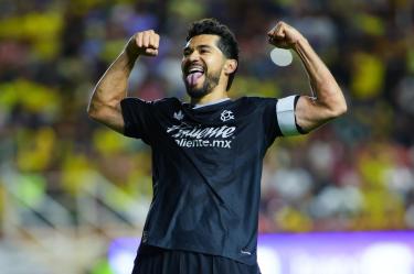 Henry Martín marca Hat-trick ante Necaxa