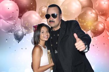 Pepe Aguilar se roba la atención en el cumpleaños de Ángela