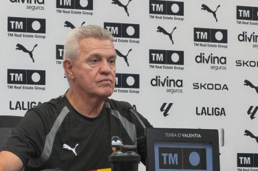 Javier Aguirre debutará ante el Racing de Santander en el banquillo del Valencia