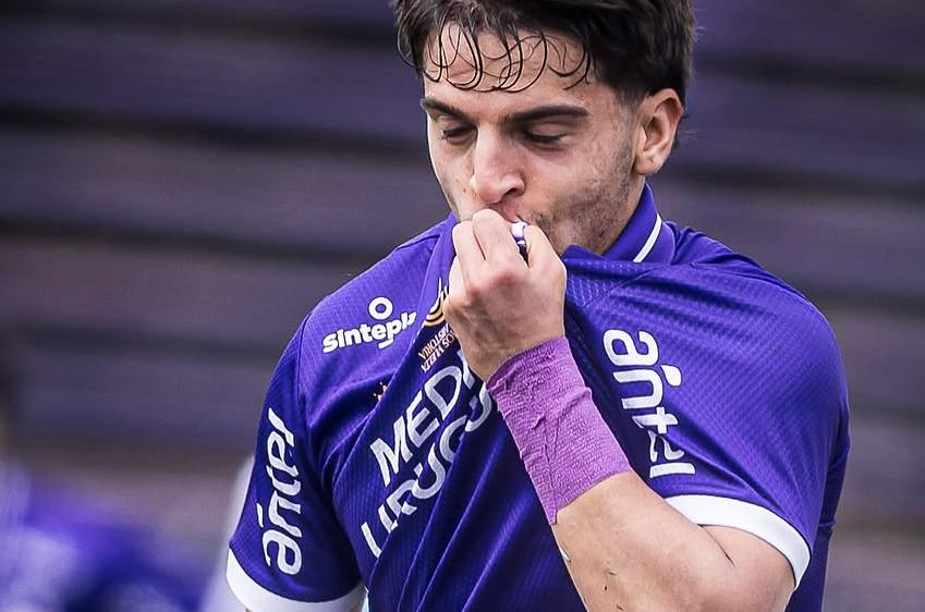 Xavier Biscayzacú, el mexicano que brilla en Uruguay, anotó con el Defensor Sporting