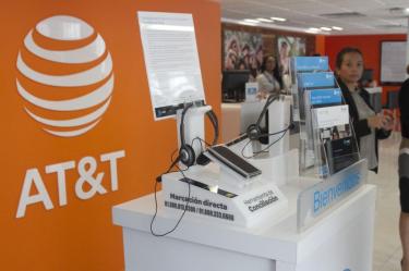 Televisa y Fintech comprarán filial de AT&T en México por 2 mil mdd.