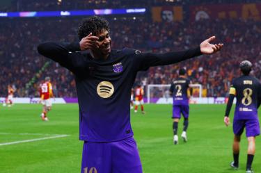 Lamine Yamal tuvo un hermos gesto al finalizar el partido con un menor