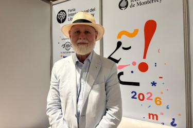 Alberto Manguel asegura que el Estado debe asumir su responsabilidad por la falta de políticas en torno al libro.