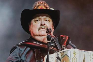Reportan hospitalización de Ramón Ayala.
