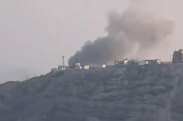 Las fuerzas gubernamentales dijeron que los hutíes también lanzaron varios misiles balísticos contra la ciudad de Marib.