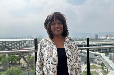 La escritora afroamericana Rita Dove centra su poesía en los detalles más que en los grandes temas como el amor o la rabia.
