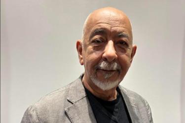 El escritor cubano Leonardo Padura presentó su libro "Morir en la arena" en la FIL de Monterrey