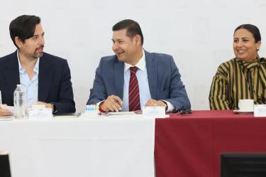 Las autoridades destacaron el trabajo de capacitación con 73 empresas de alta incidencia contaminante y la atención prioritaria a 33 industrias manufactureras, químicas y textiles.