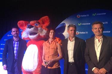 Los dispositivos estarán ya disponibles en los casi 10,000 puntos de venta de Telefónica Movistar en el país.
