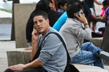 El uso intensivo al que hace referencia el estudio equivale a media hora por día, según una asociación francesa. FOTO: Cuartoscuro.