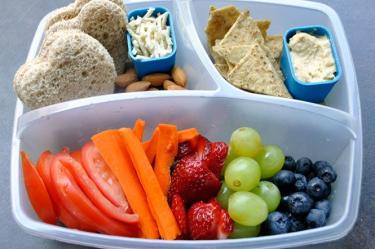 Los nutriólogos recomiendan alimentos nutritivos, crujientes, salados y en presentaciones divertidas. Aquí algunas recomendaciones.