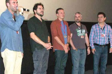 Los cineastas Álvaro Curiel, Carlos Cuarón, Amat Escalante y Michael Rowe, y Luis Ángel Ramírez, director general de la casa productora Nivel Diez. Foto: Tomada de moreliafilmfest.com