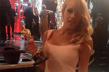 'A Mariana', dijo Giacobone ante el micrófono, emocionado, llamándola por su nombre real y no el artístico de Ginna. (Instagram)