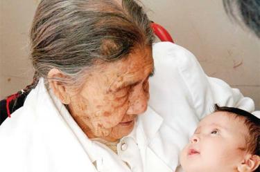 No tener marido, comer bien y dormir mucho, eran los secretos de longevidad de doña Leandra Becerra para los 127 años que llegó a vivir.