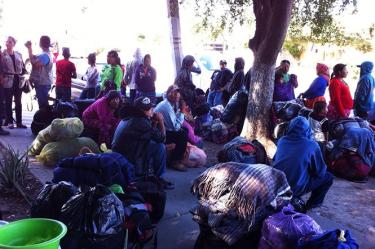 Los más de 100 indígenas rarámuri fueron trasladados desde Comondú, en Baja California Sur, donde una empresa los mantenía en condiciones infrahumanas de explotación laboral