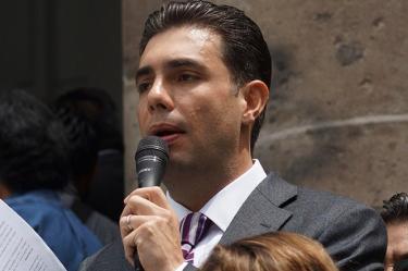 Jesús Sesma, coordinador del grupo parlamentario del PVEM, solicitó licencia como diputado local. Foto Cuartoscuro/Archivo