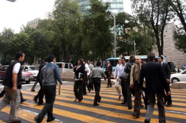 Crece contratación a través del outsorcing. Foto Excélsior