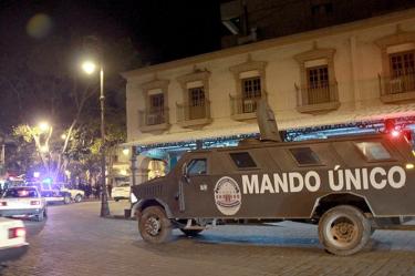El Fiscal General de Morelos, Rodrigo Dorantes Salgado, confirmó que hasta el momento van tres cateos que se realizan a diferentes domicilios en busca de Joaquín Guzmán Loera