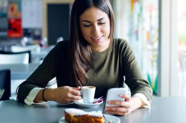 Es importante escuchar al usuario, ya que es el consumidor principal de la aplicación, y para esto se deben realizar efectos y animaciones, y hacer una prueba de la misma con muchas personas. Foto Thinkstock