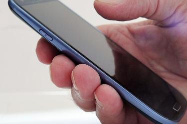 Las bacterias que se han encontrado en las pantallas de smartphones y tabletas son del mismo tipo que las que hay en los trapos y esponjas de la cocina. Foto: Pixabay