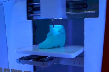 El dispositivo refuerza la teoría de que el futuro de los juguetes está en la impresión 3D. (YouTube @FamilyGamerTV)