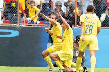 El Cuau y Bam-Bam, dos tipos de cuidado en el año 2002. Foto: Mexsport