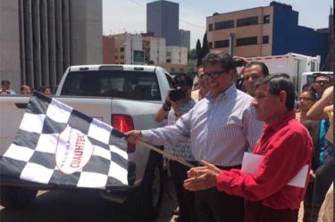 Ricardo Monreal encabezó la entrega oficial de los nuevos vehículos, así como equipo de muebles de oficina entregados durante las últimas dos semanas.