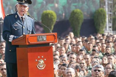El secretario de la Defensa, general Salvador Cienfuegos Zepeda, dirigió un mensaje a las tropas para reforzar su actuación en el respeto irrestricto a los derechos humanos. Foto: Jaime Boites