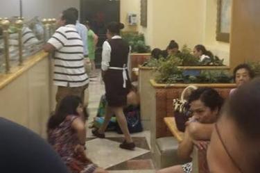 En la imagen se muestra el interior de un restaurante ubicado en la zona del enfrentamiento. Foto: Especial