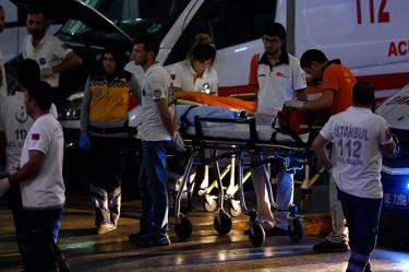 Al menos 31 muertos por atentado en aeropuerto de Estambul