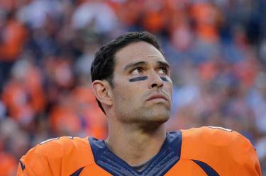 Dos partidos de pretemporada le bastaron a Trevor Siemian para dejar relegado a Mark Sánchez (AP)