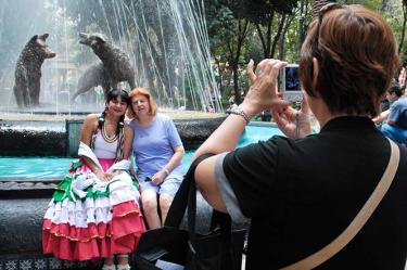 Valentín Maldonado afirmó que revisarán el padrón y sólo se permitirá la instalación a los comerciantes que cuenten con permiso oficial. Foto: Cuartoscuro/Archivo