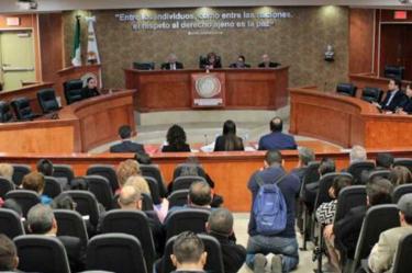 Entrega de segundo informe del Cdehbc en el congreso local.