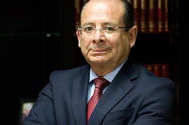 El rector de la Universidad Angelópolis, Roerto Corvera, fue acribillado en su oficina.