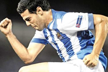 Carlos Vela se comprometió a seguir luchando con la Real Sociedad por lo que resta del año. Foto: AFP