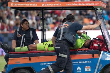 El peruano salió lesionado en el juego contra los Tuzos de la fecha 6 (Foto: Mexsport)