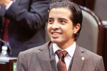 Respaldo. El exdiputado federal de Panal, Rene Fujiwara Montelongo, escribió en redes sociales su respaldo a AMLO. Foto: Cuartoscuro/Archivo