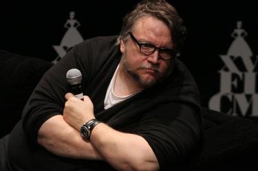 El acuerdo firmado por Del Toro y Fox Searchlight cubre largometrajes de acción en vivo que serán escritos, producidos y/o dirigidos por el cineasta mexicano.