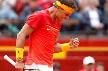 Rafael Nadal logró empatar la eliminatoria de cuartos de final de la Copa Davis ante Alemania (Fotos: AP)