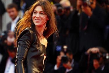 En su canción 'Lying With You', incluida en su último disco 'Rest' ( 2017), su letra alude a la muerte de su padre y contó con un videoclip rodado en el interior de esa casa de 130 metros cuadrados que habitó el cantante desde 1969 hasta su fallecimiento en 1991 por un ataque al corazón. (Reuters)