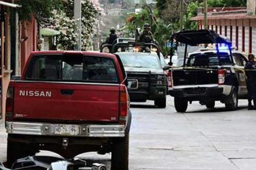 Autoridades cercaron la zona en la que se produjeron los disparos de arma de fuego.