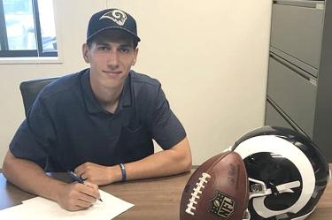 Pérez consiguió cerca de 5 mil yardas en la NCAA, ahora buscará un lugar en el roster del equipo angelino para la siguiente temporada. (Foto tomada: lionathletics.com)