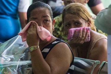 Entrega Cuba primeros restos de víctimas de accidente aéreo