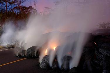 Más evacuaciones en Hawaii por avance de lava del Kilauea