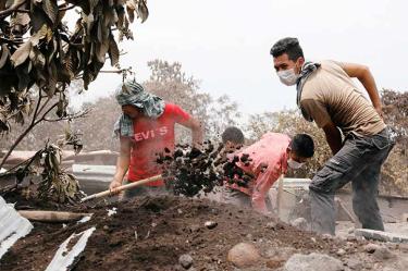 Piden en Guatemala ayuda internacional luego de 96 horas de la erupción