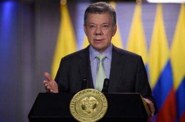 El presidente Juan Manuel Santos Calderón invitó a los colombianos a votar hoy en la segunda vuelta de las elecciones en las que se elegirá a su sucesor