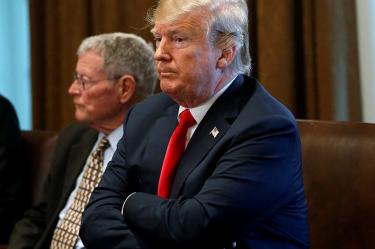 Trump insta a republicanos a aplazar legislación migratoria