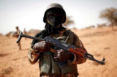 Grupo armado asesina a 50 personas en Mali