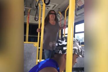 Otro ataque racista en EU; mujer les grita: 'vuelve a tu p*to país'