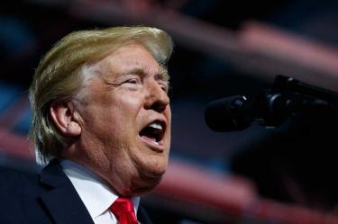 Trump augura el fin del New York Times y Washington Post